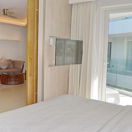 Aqua Boracay Hotel Balabag  Quarto foto A bedroom at the hotel