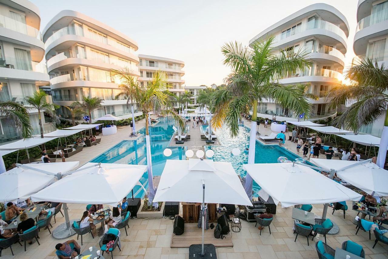 Aqua Boracay Hotel Balabag  Exterior foto The swimming pool at the hotel